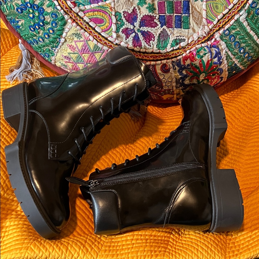 Coach Leighton Black High Shine Leather Ankle Boots Size 10 - Picture 8 of 17